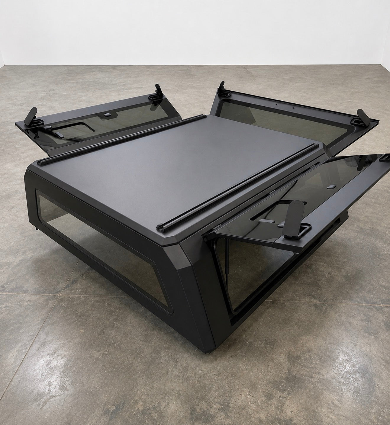 Aluminum Truck Bed Cap With Windows for Ford F-150 (2015+) | 5.5', 6.5' Bed